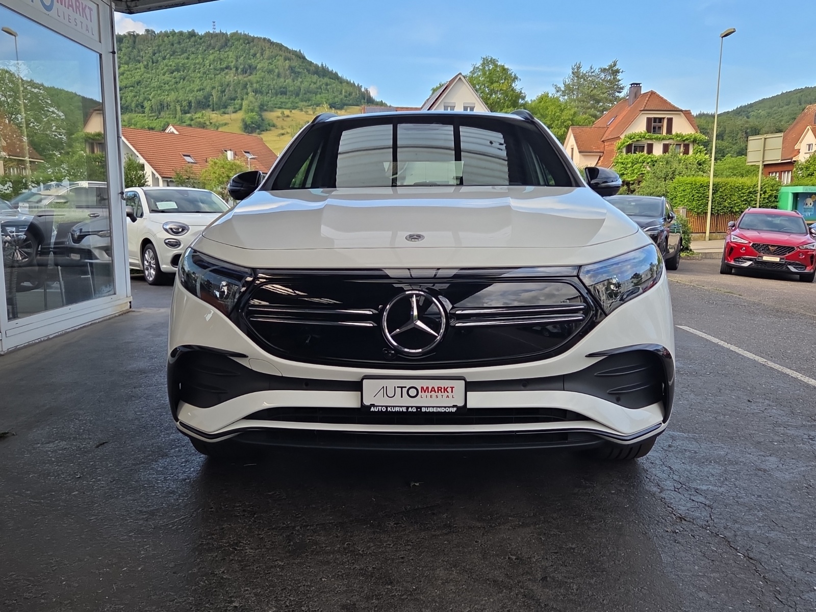 MERCEDES-BENZ EQA 350 AMG Line 4Matic-showroom-element-3