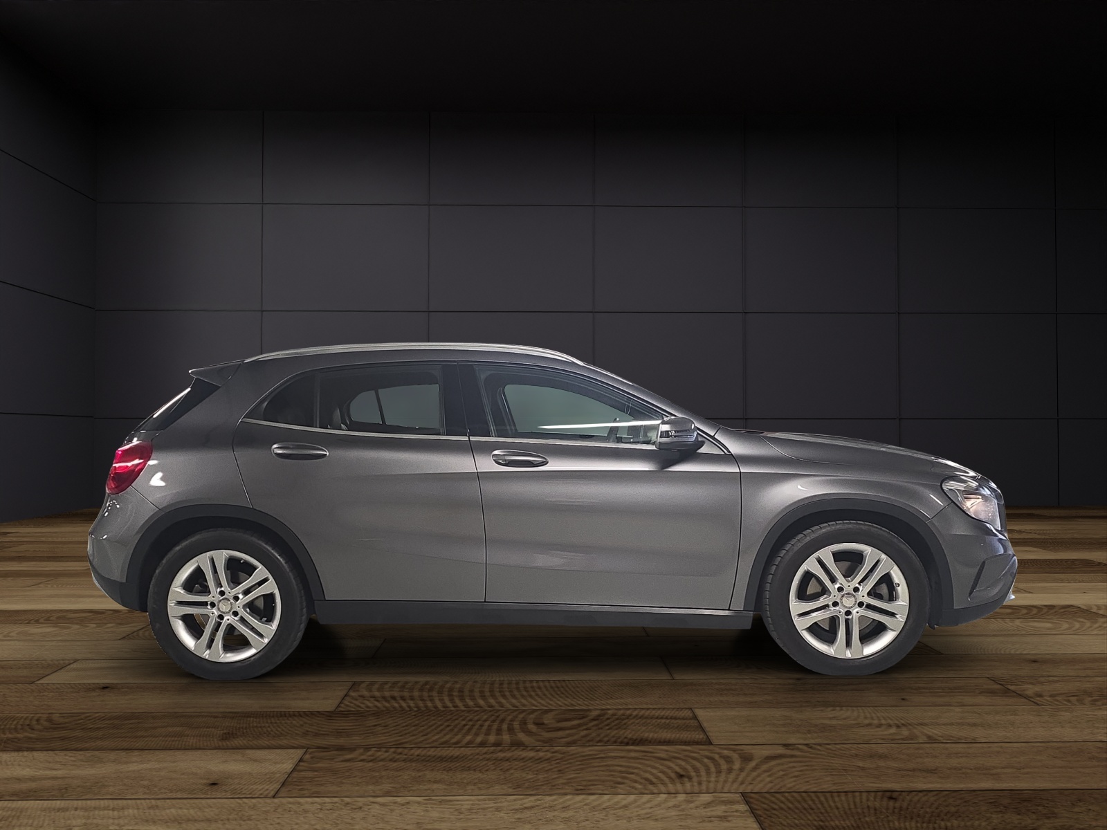 MERCEDES-BENZ GLA 250 Urban 4Matic 7G-DCT-image-4
