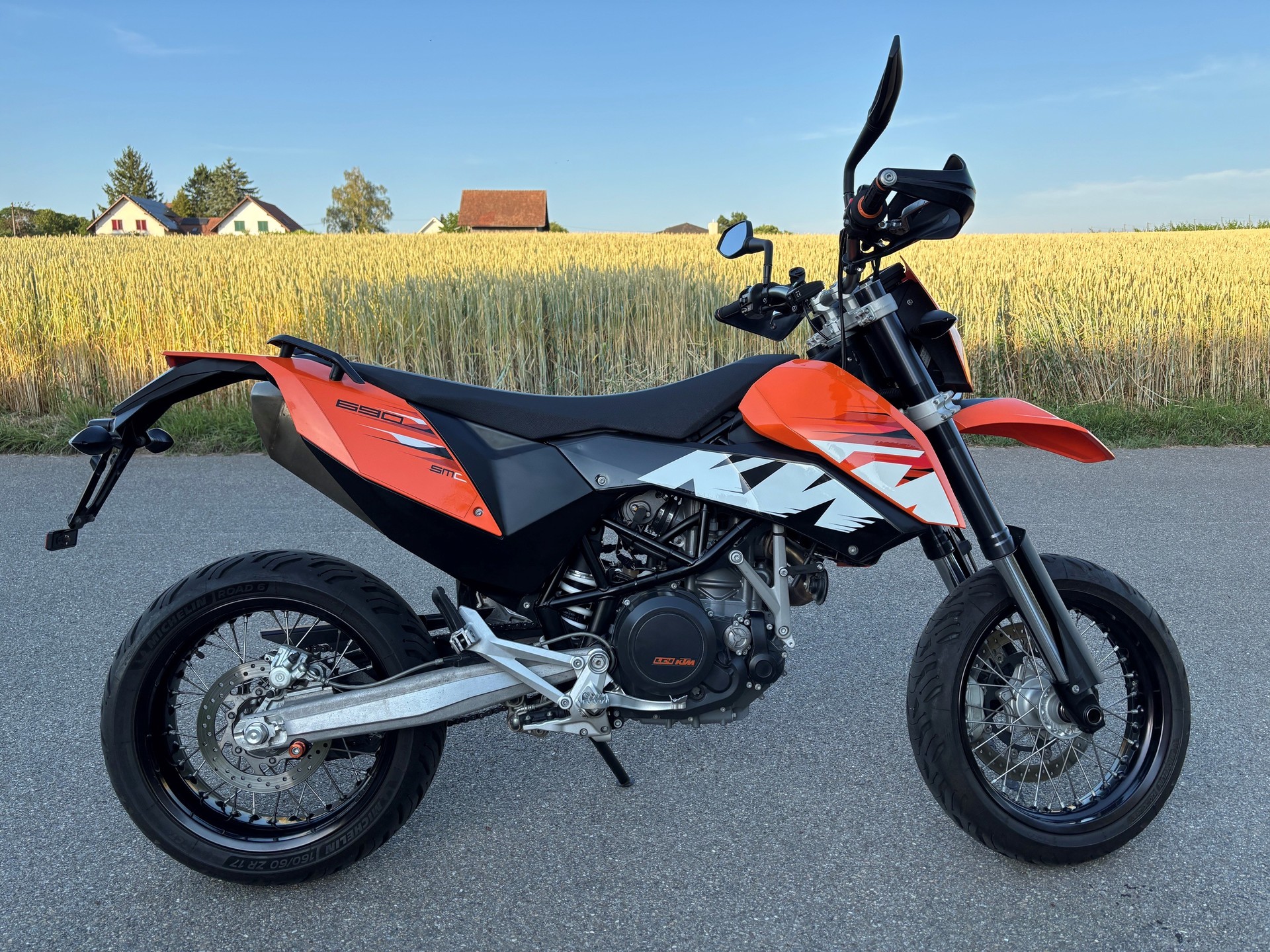 KTM 690 SM-image-0