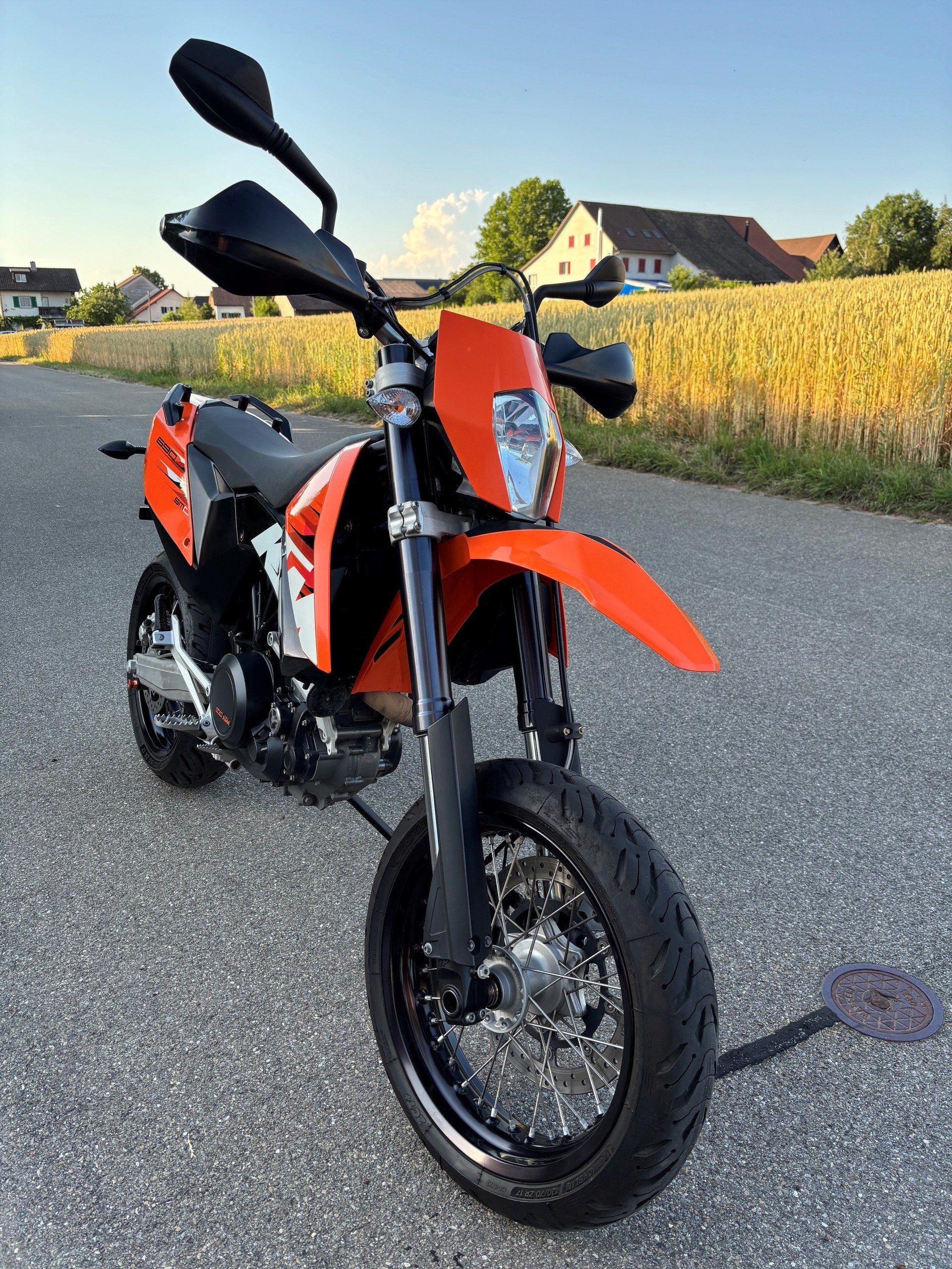 KTM 690 SM-image-8