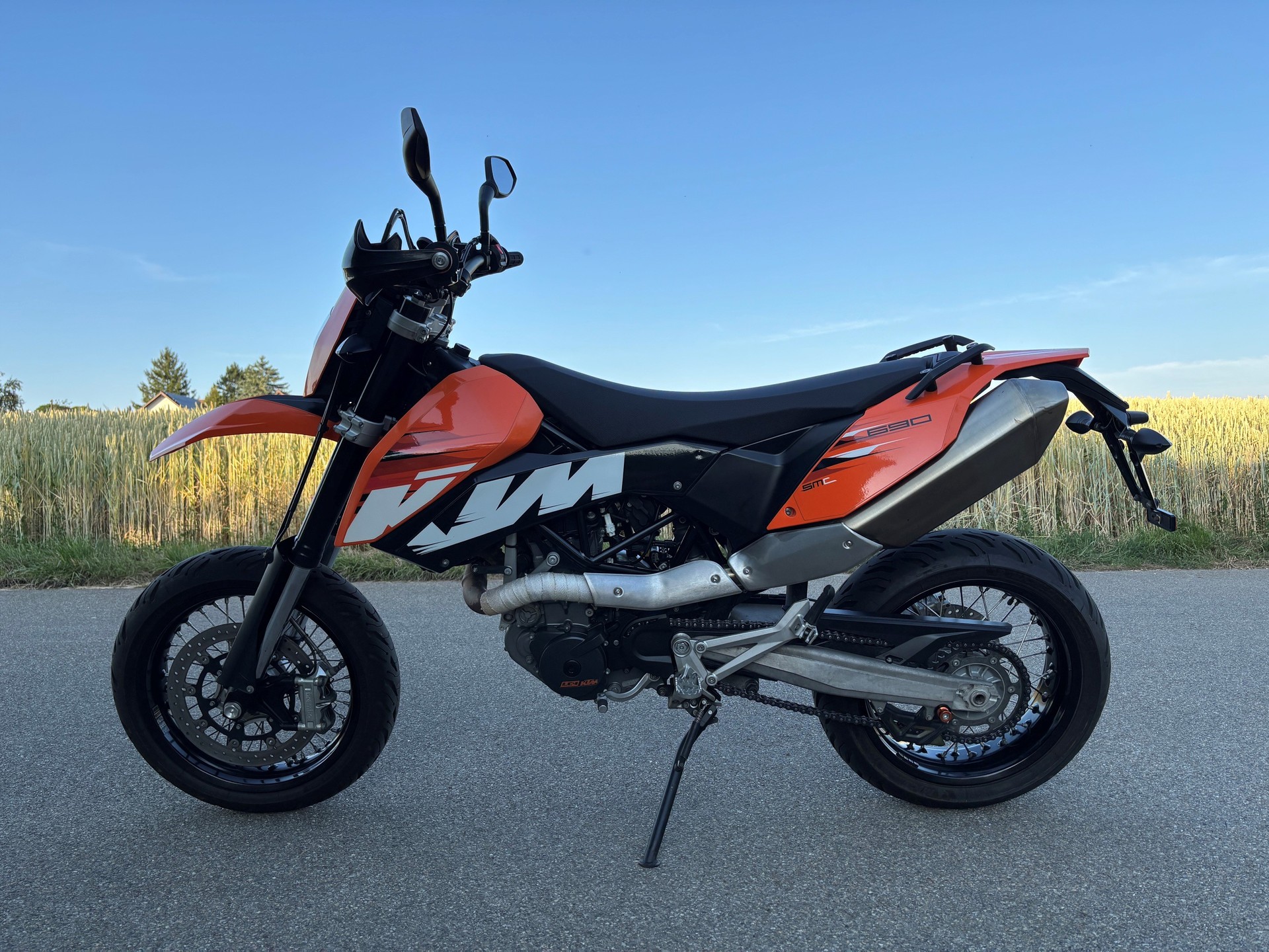KTM 690 SM-image-2