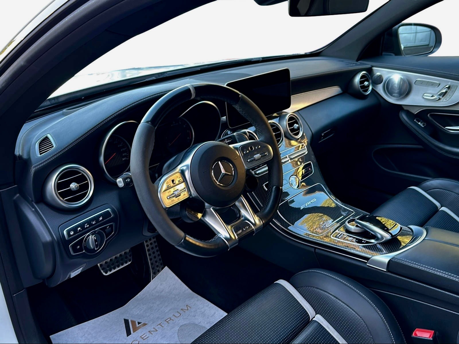 MERCEDES-BENZ C 63 S AMG 9G-tronic-showroom-element-1