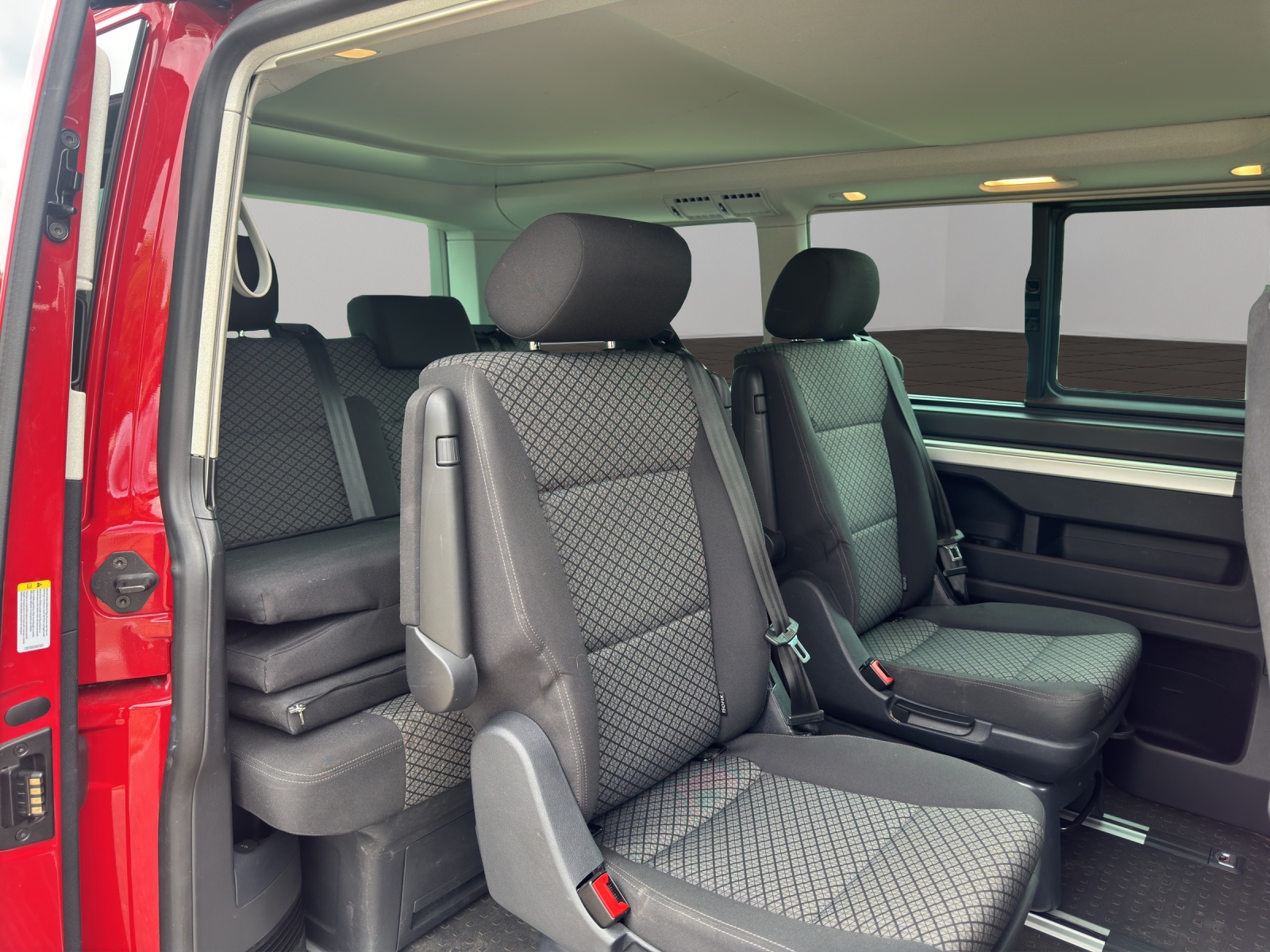 VW T6.1 California 2.0 TDI Beach Liberty 4Motion DSG-image-5