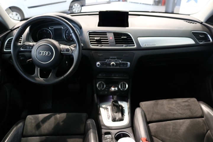 AUDI Q3 2.0 TDI quattro S-tronic-showroom-element-1