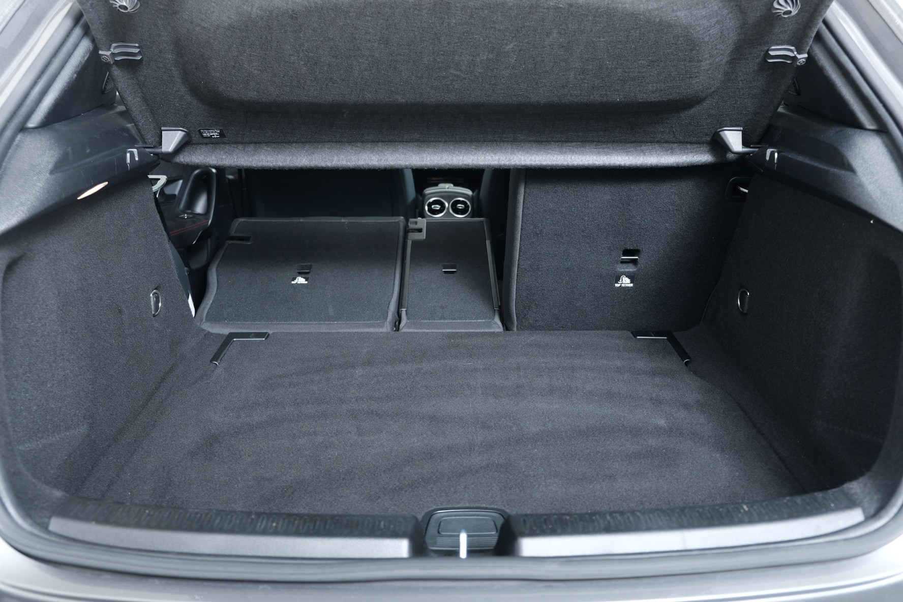 MERCEDES-BENZ A-CLASS W177 A 180 AMG Line-image-14