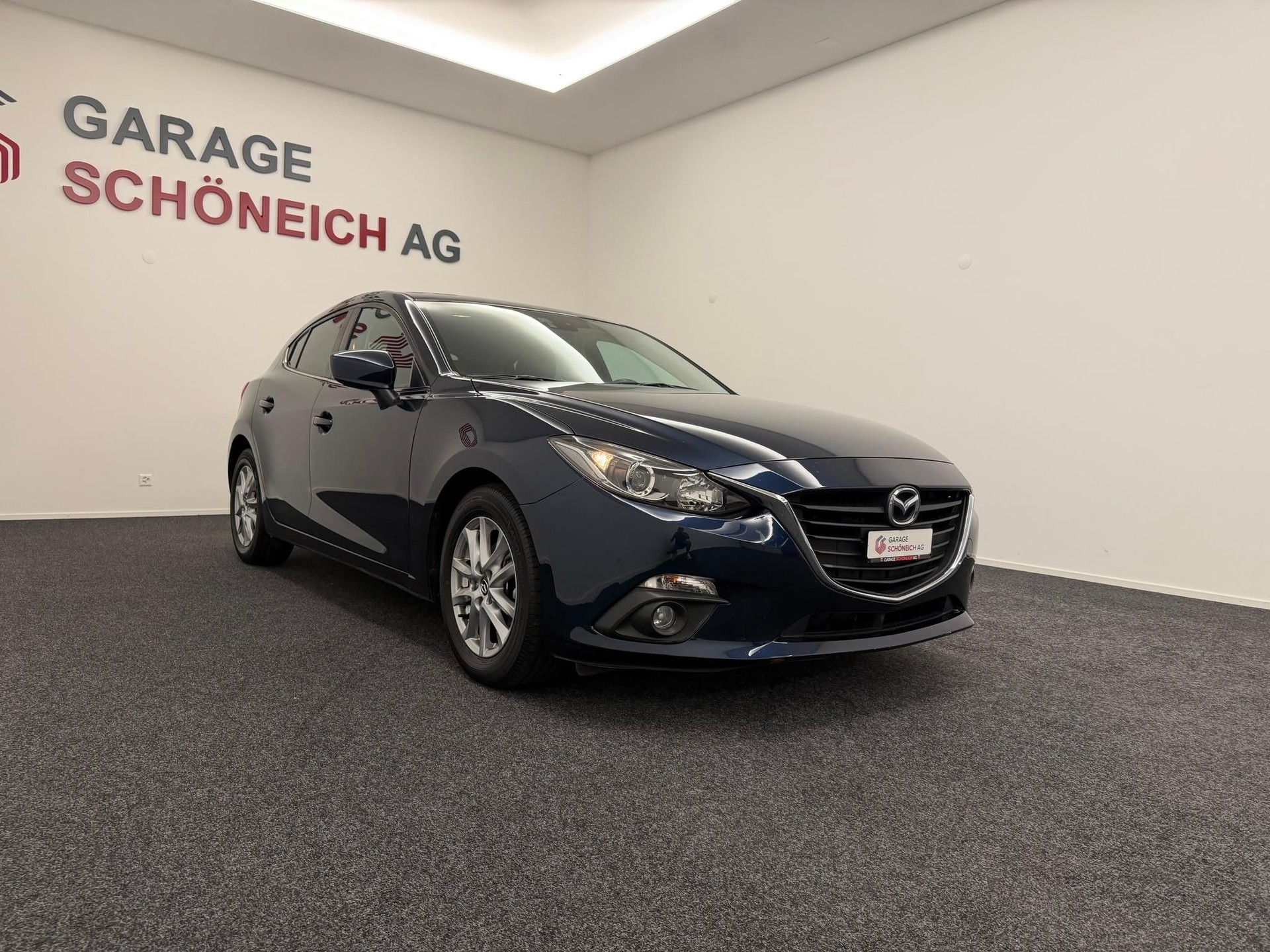 MAZDA 3 1.5 Ambition-showroom-element-2