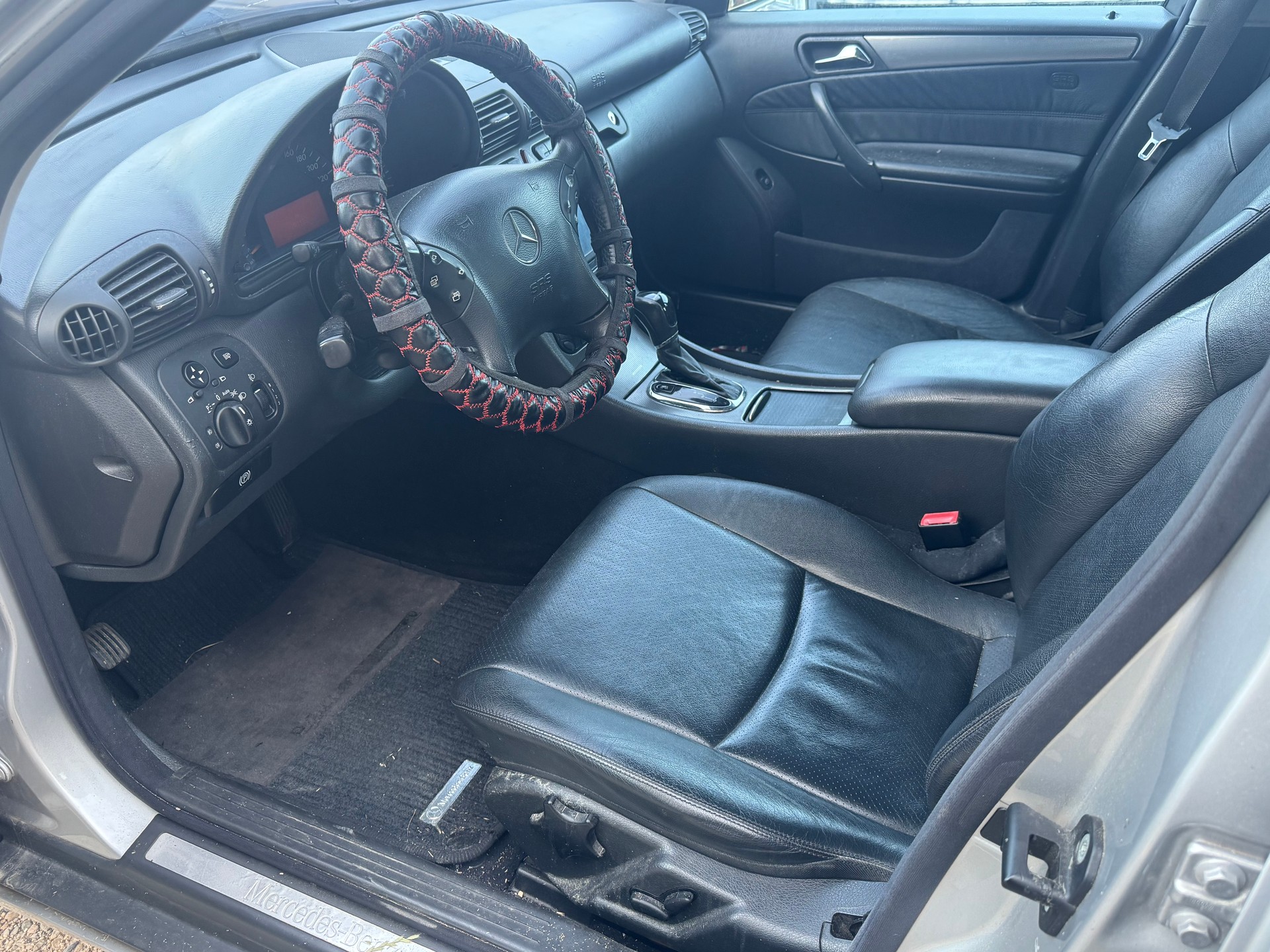 MERCEDES-BENZ C 240 Elégance-image-10