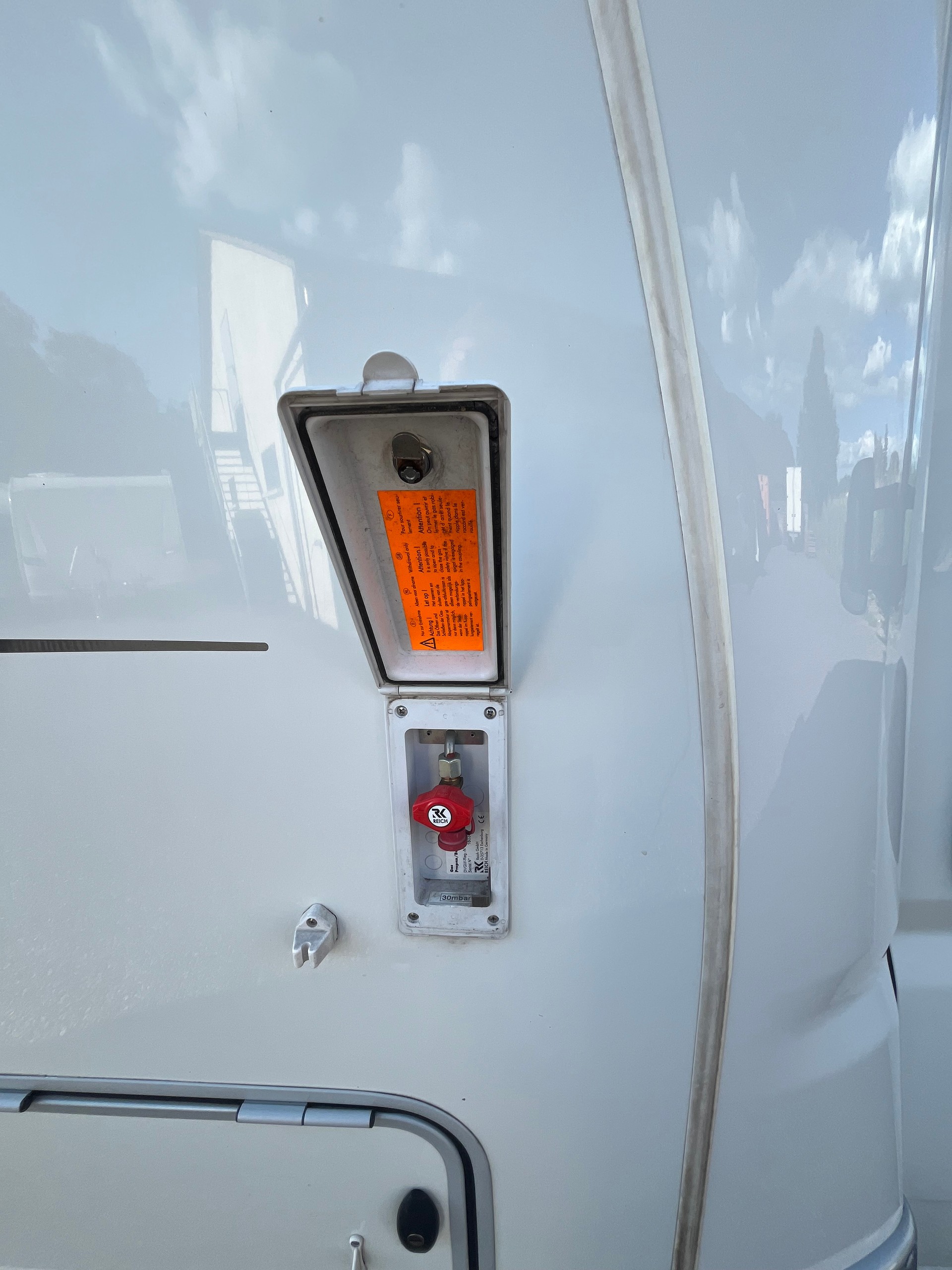 HYMER T 614 Exklusive Line mit Hubbett-image-10