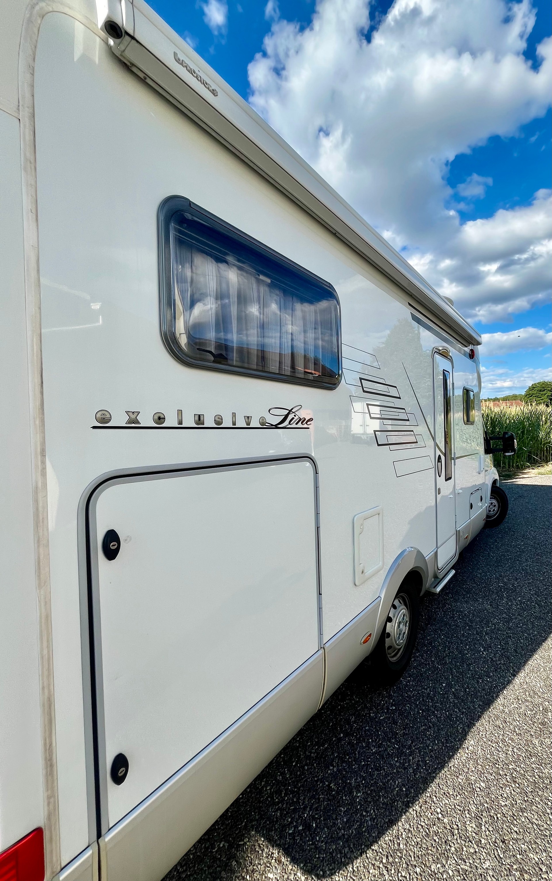 HYMER T 614 Exklusive Line mit Hubbett-image-11