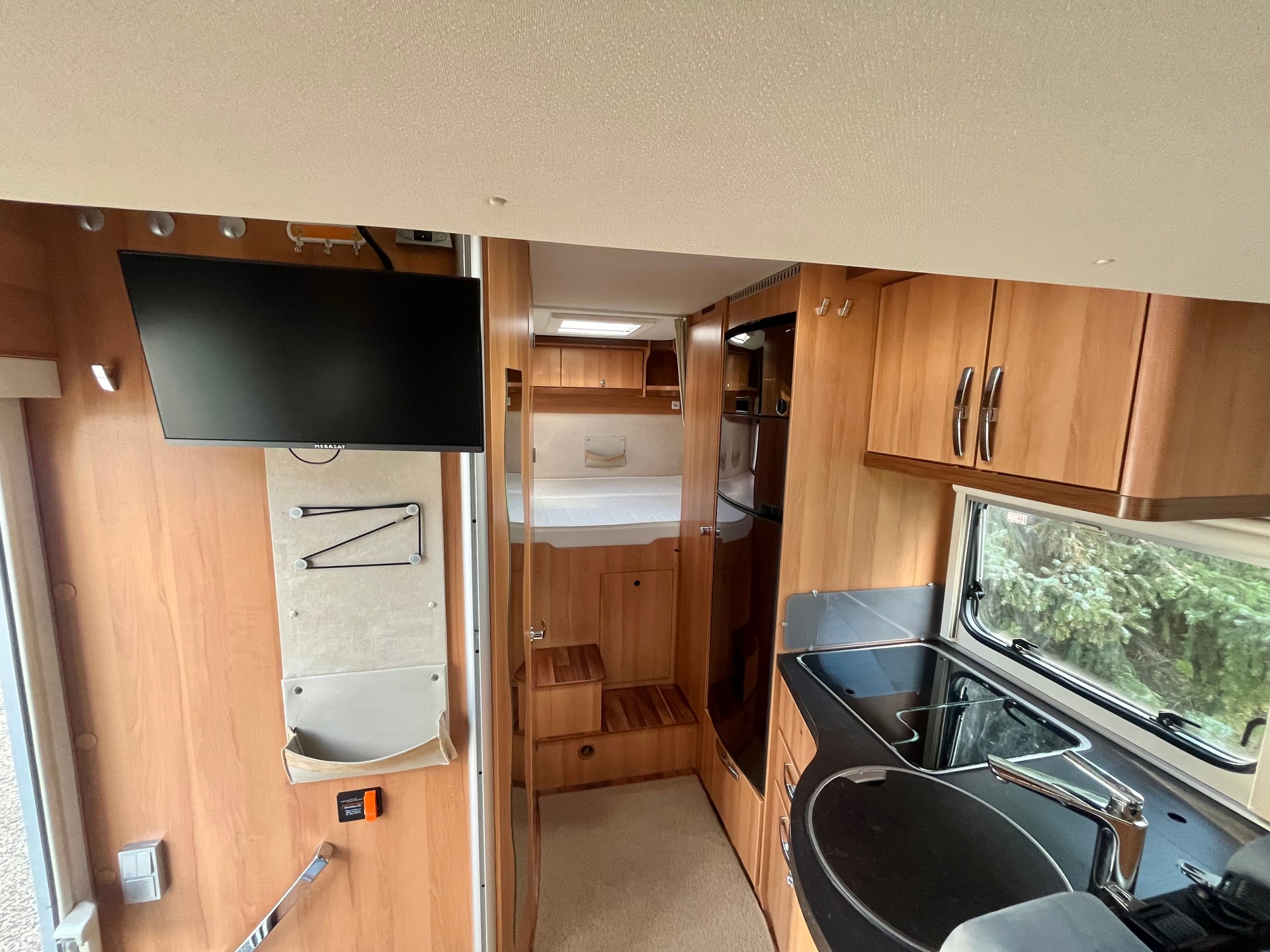 HYMER T 614 Exklusive Line mit Hubbett-image-3