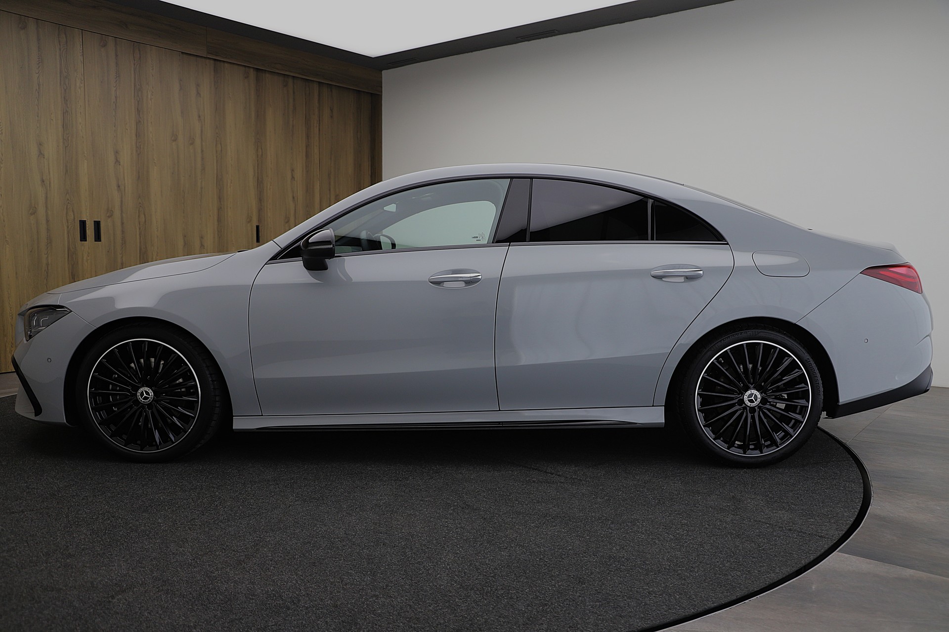 MERCEDES-BENZ CLA 200d 7G-DCT AMG Line Night Edition und Advanced Plus-image-2