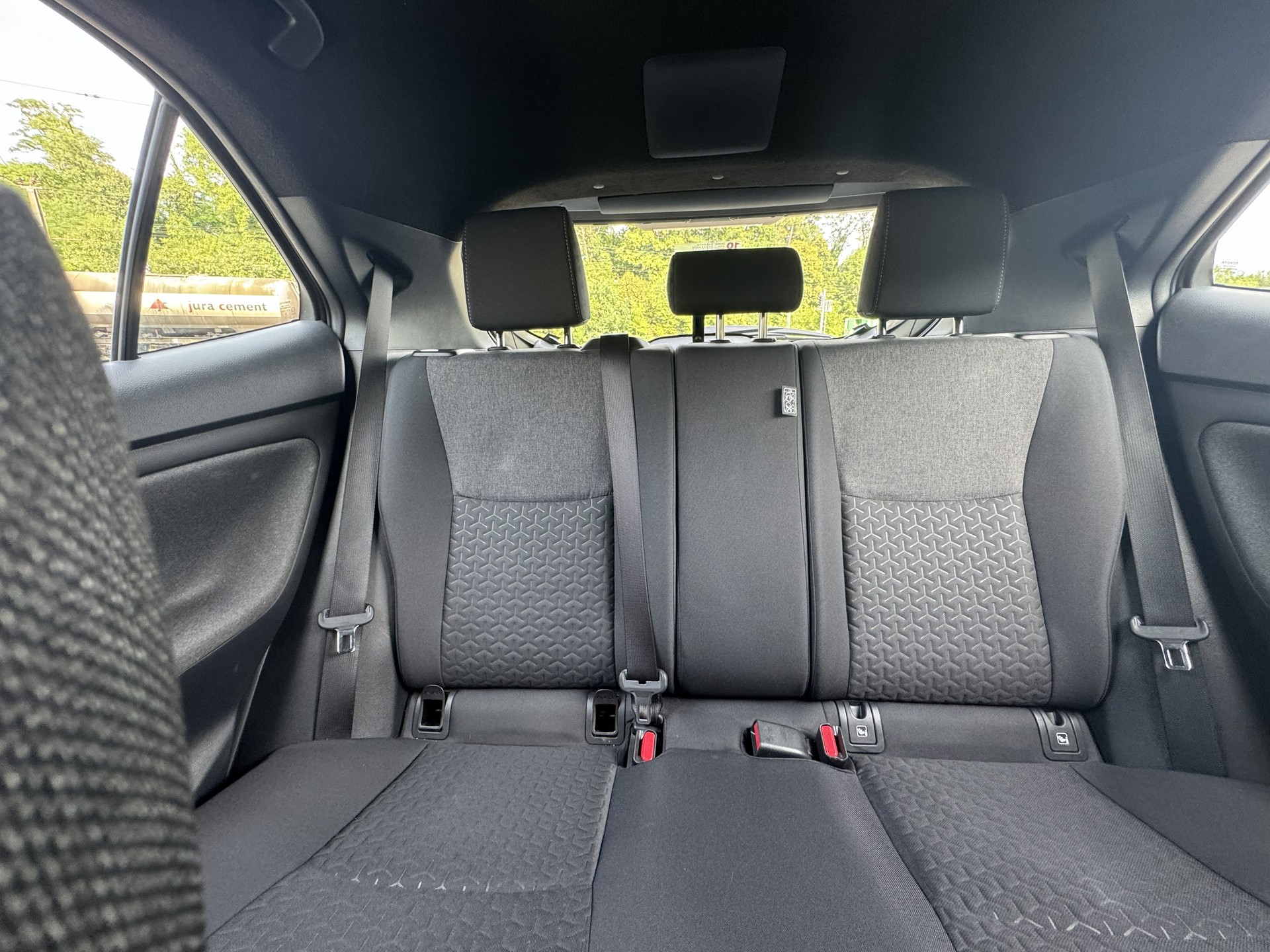 TOYOTA Yaris Cross 1.5 VVT-i HSD Trend AWD-i-image-8