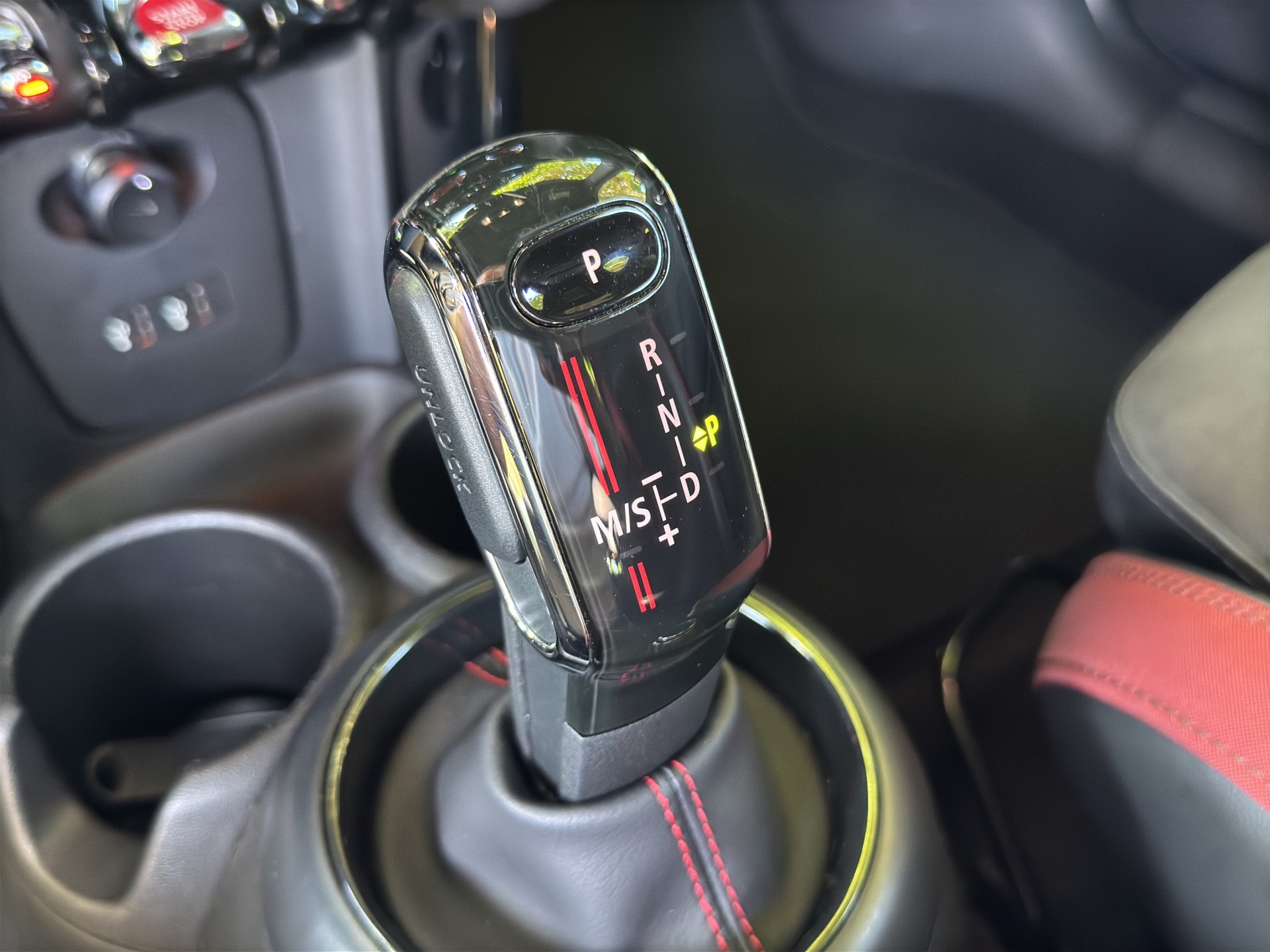 MINI Cooper King's Cross Steptronic DKG-image-11