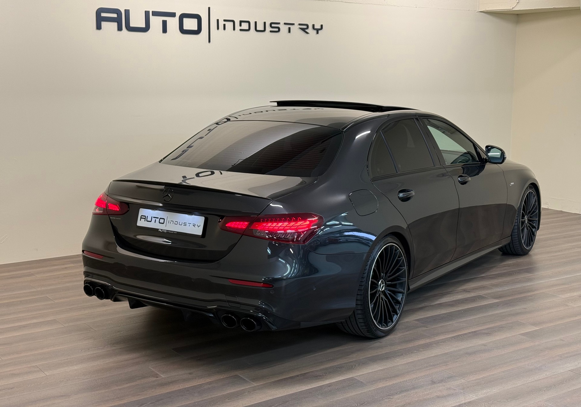 MERCEDES-BENZ AMG E 53 4Matic+ Speedshift 9G-TCT-showroom-element-2