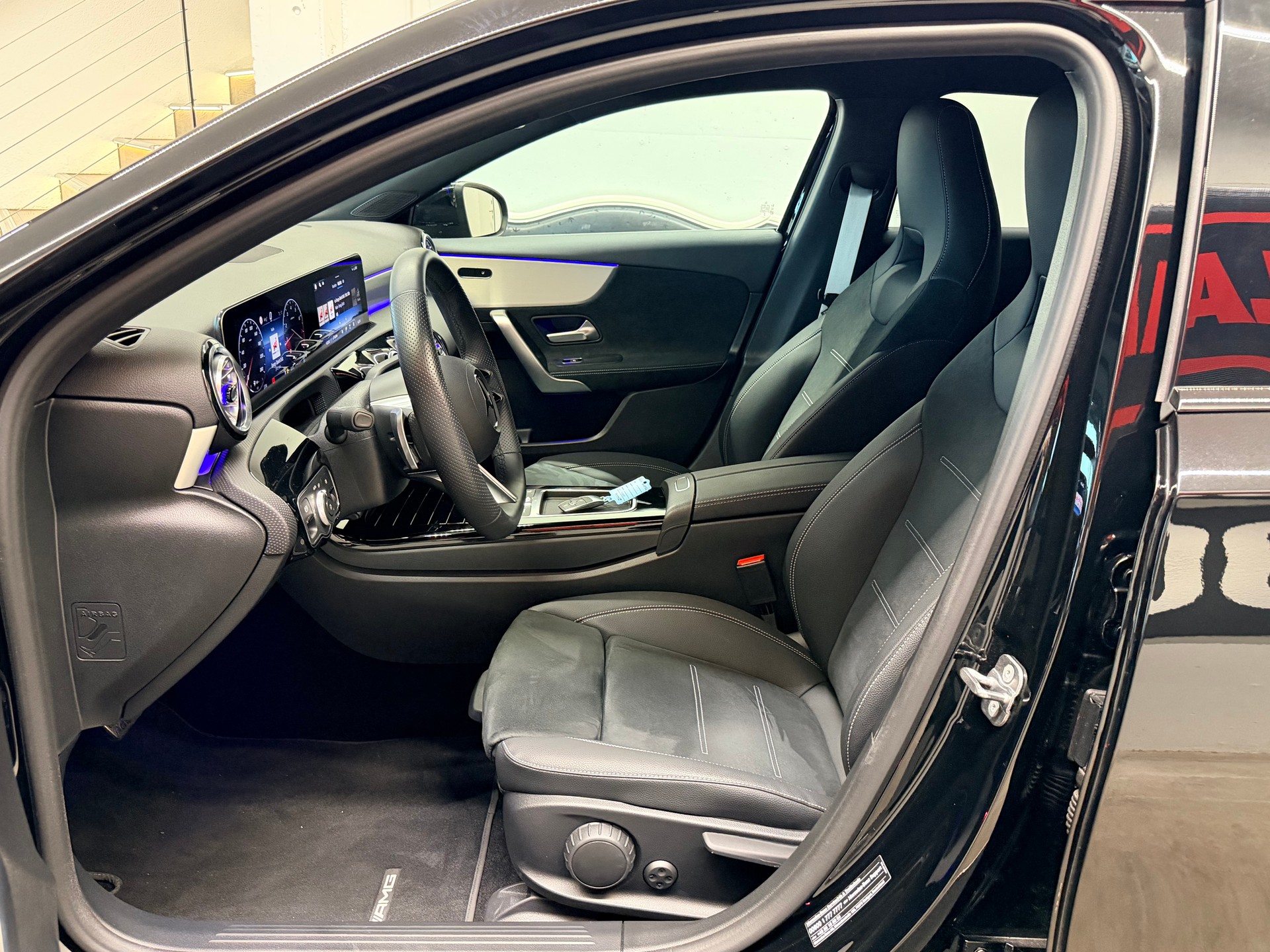 MERCEDES-BENZ A 200 AMG 7G-DCT-image-12
