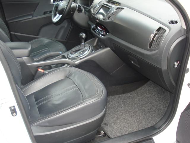 KIA Sportage 2.0 CRDi Style-image-8