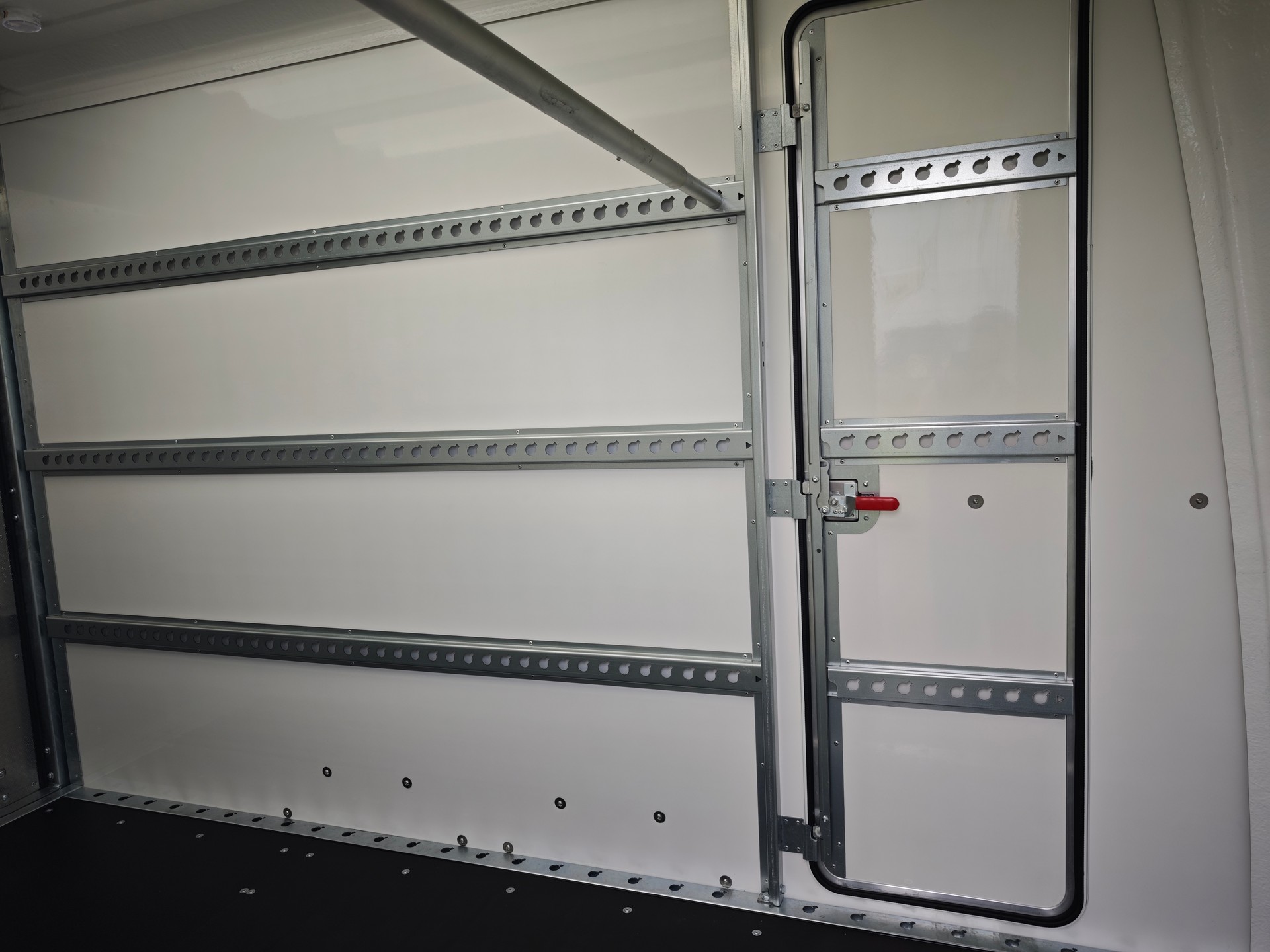 BRIAN JAMES TRAILERS Box-Van 600-3016-27-2-12-W-image-2