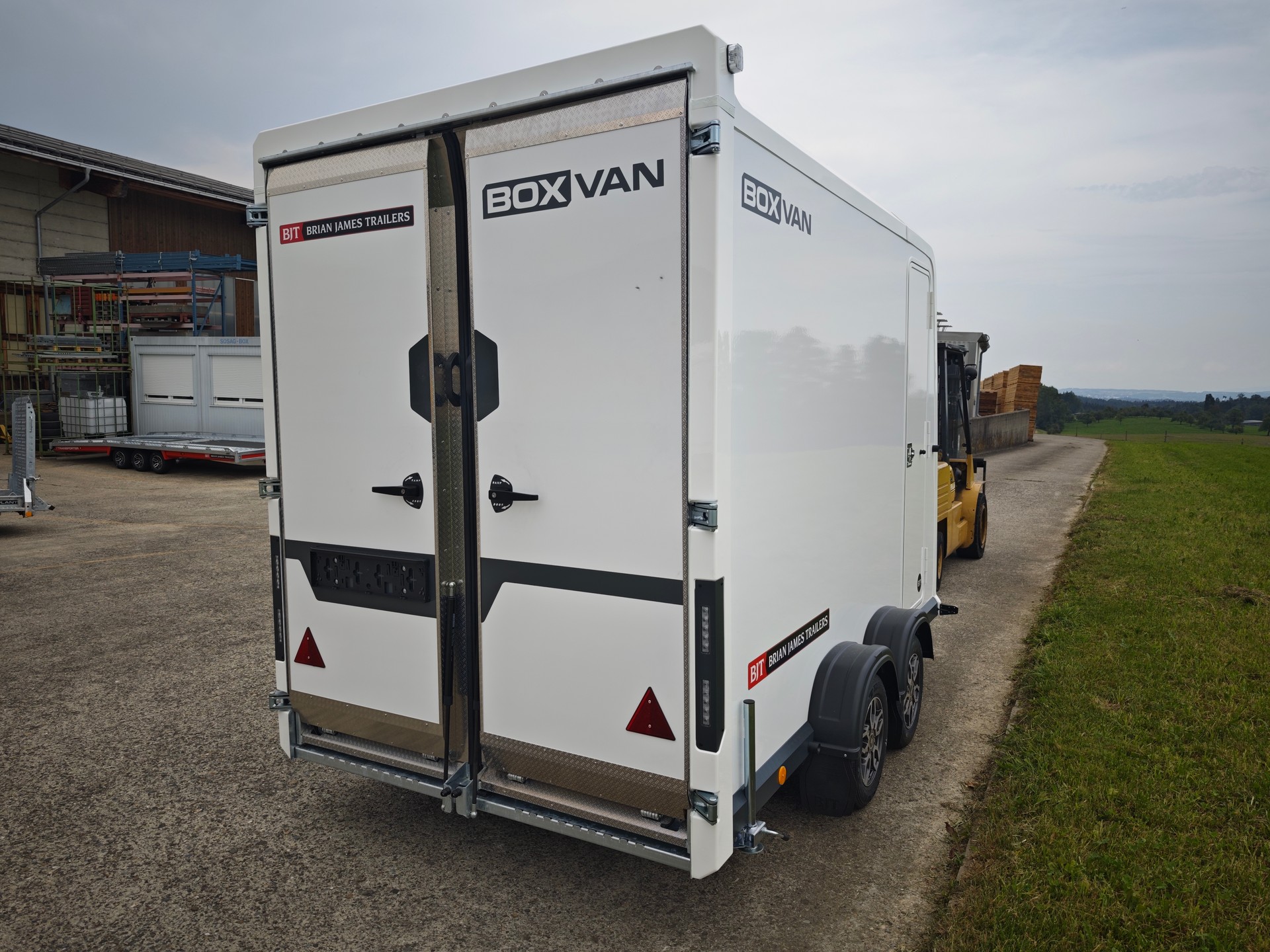BRIAN JAMES TRAILERS Box-Van 600-3016-27-2-12-W-image-1