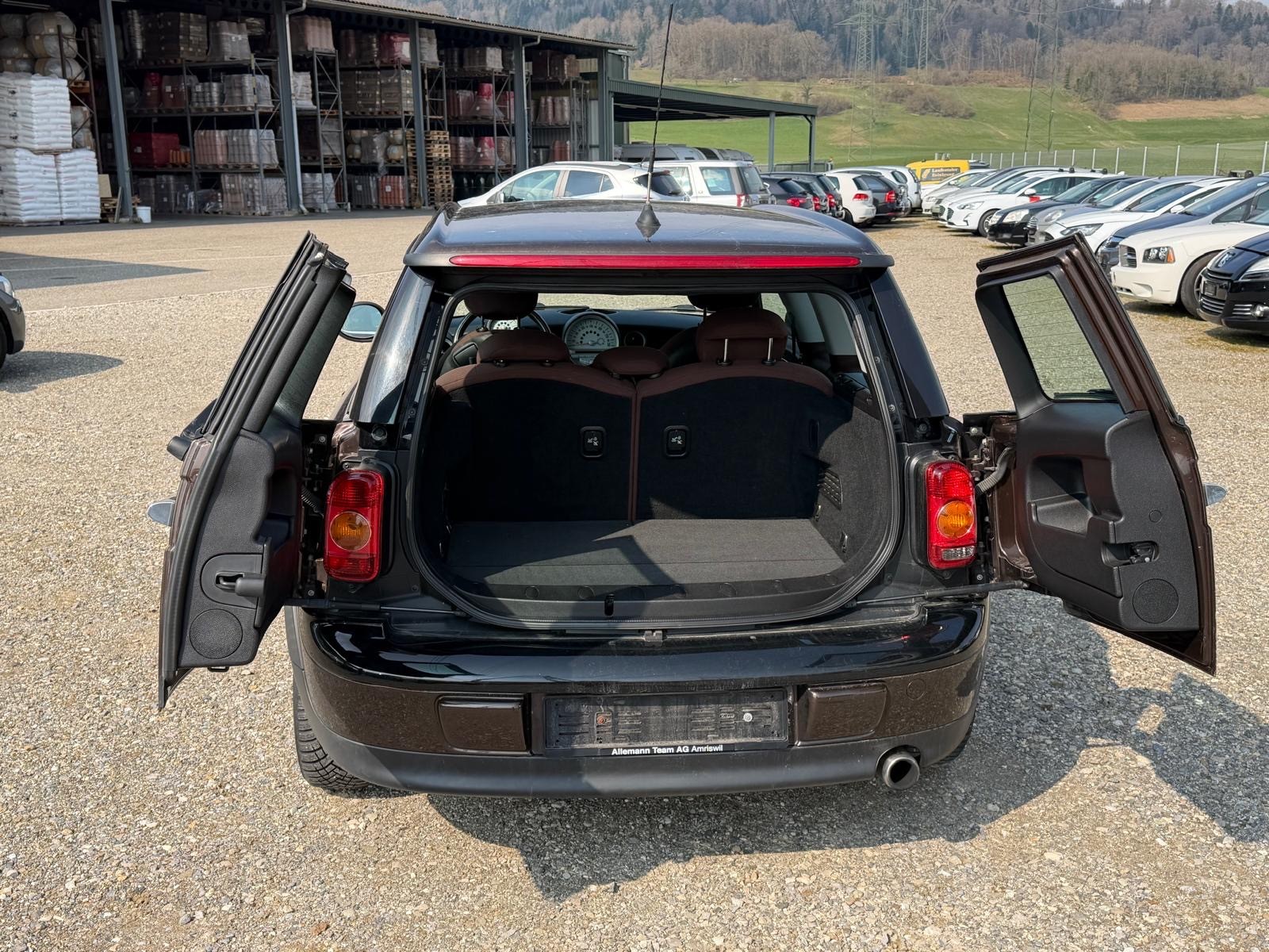 MINI Clubman Cooper-image-12