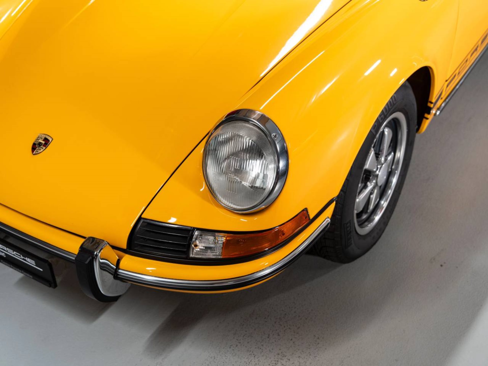 PORSCHE 911 T 2.4 Coupé-image-4
