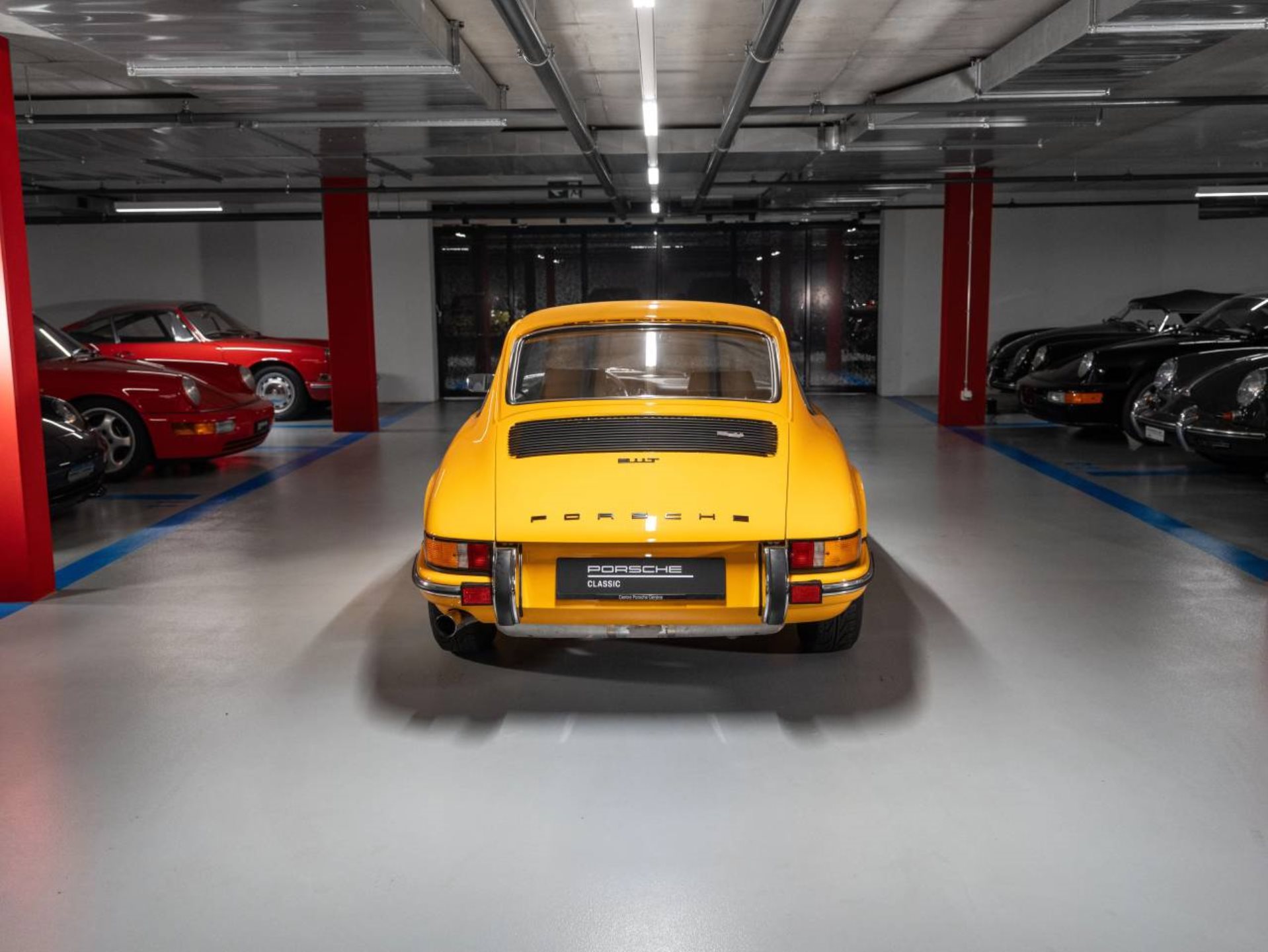 PORSCHE 911 T 2.4 Coupé-image-6