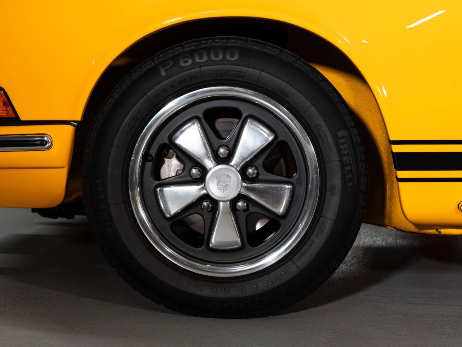 PORSCHE 911 T 2.4 Coupé-image-22