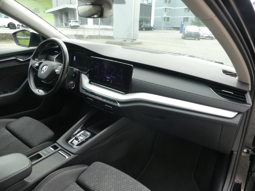 SKODA Octavia Combi 2.0 TDI DSG Ambition 4x4-image-8
