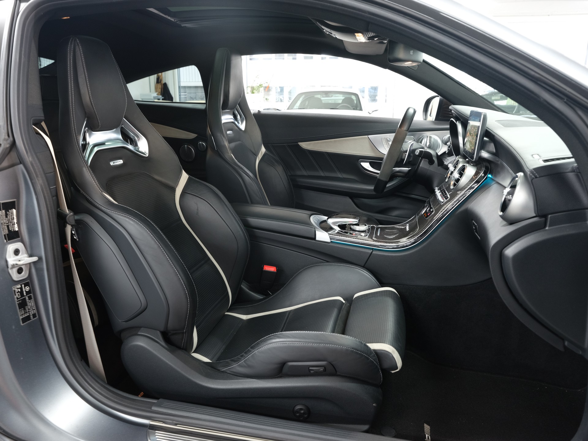 MERCEDES-BENZ C 63 S AMG Edition 1 Speedshift *Akrapovic* *Burmester* *Panorama*-image-29