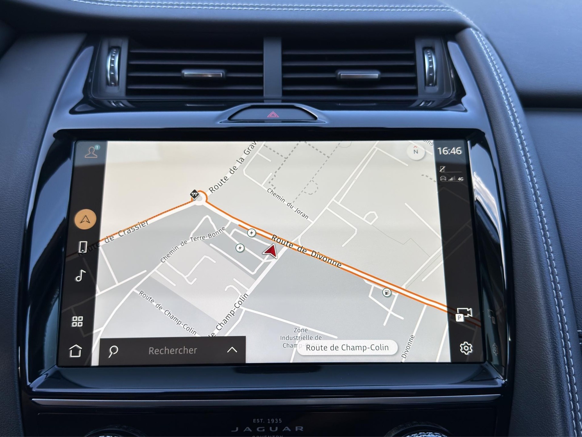 JAGUAR E-Pace 1.5 T 300e R-Dynamic SE AWD-image-5