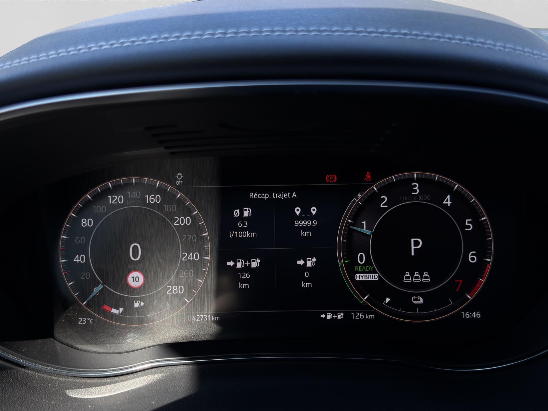JAGUAR E-Pace 1.5 T 300e R-Dynamic SE AWD-image-4