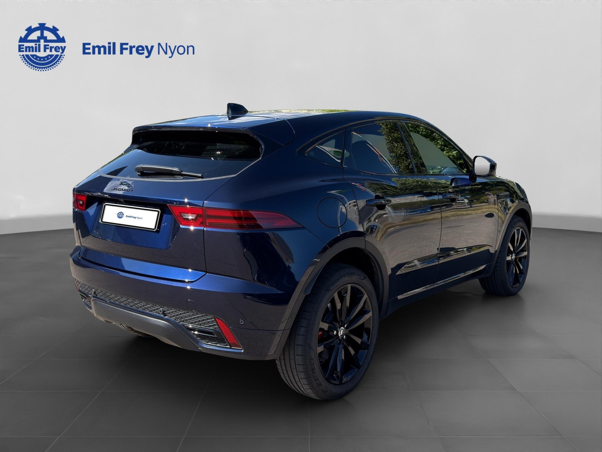 JAGUAR E-Pace 1.5 T 300e R-Dynamic SE AWD-image-6