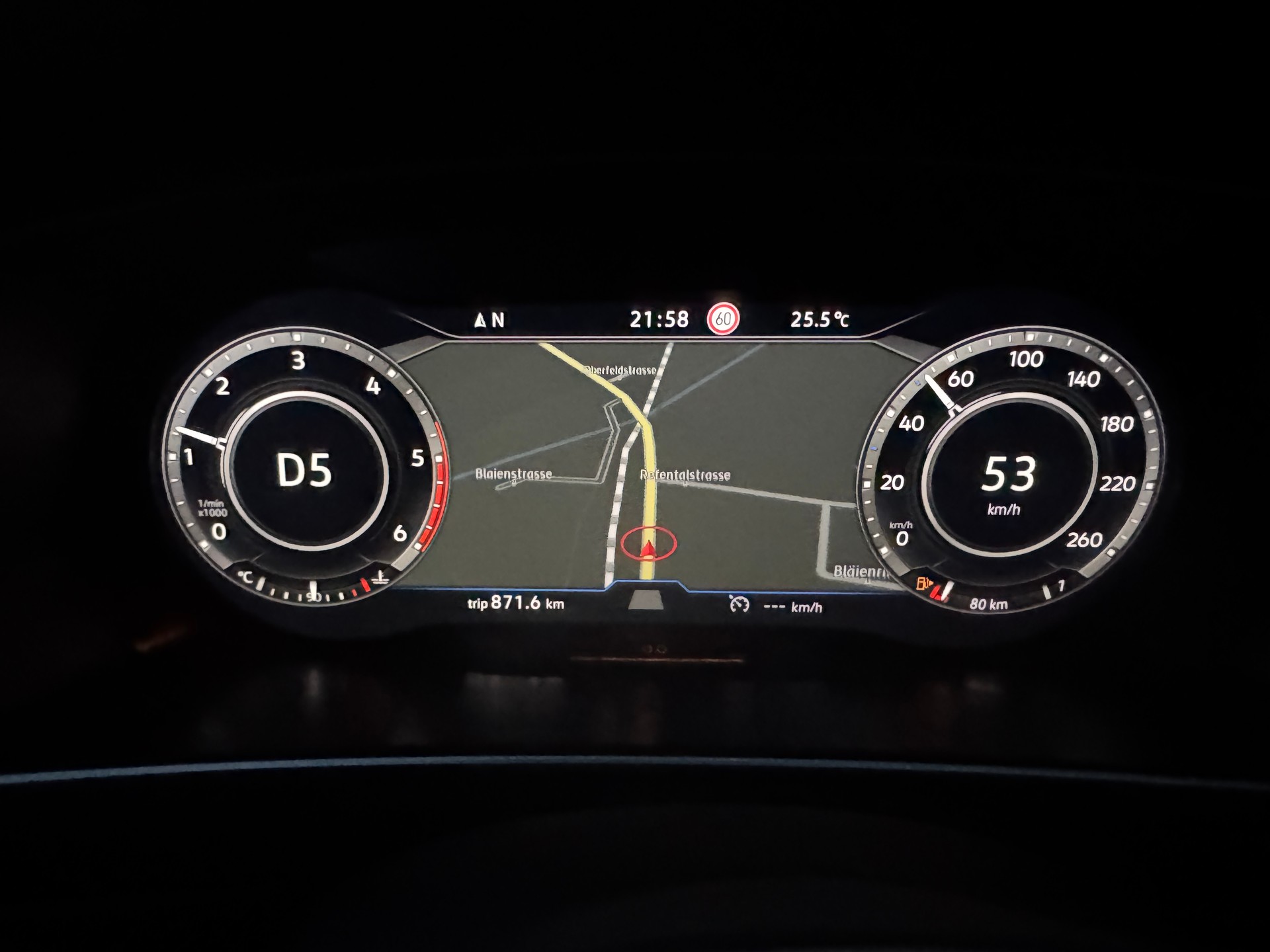 VW Tiguan 2.0 TDI 190-PS SCR Highline 4Motion DSG-image-25