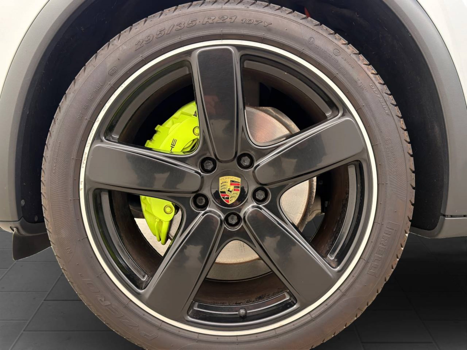 PORSCHE Cayenne S E-Hybrid-image-10