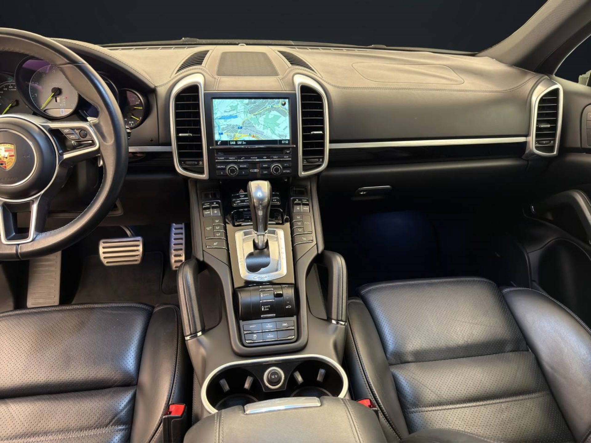 PORSCHE Cayenne S E-Hybrid-image-16
