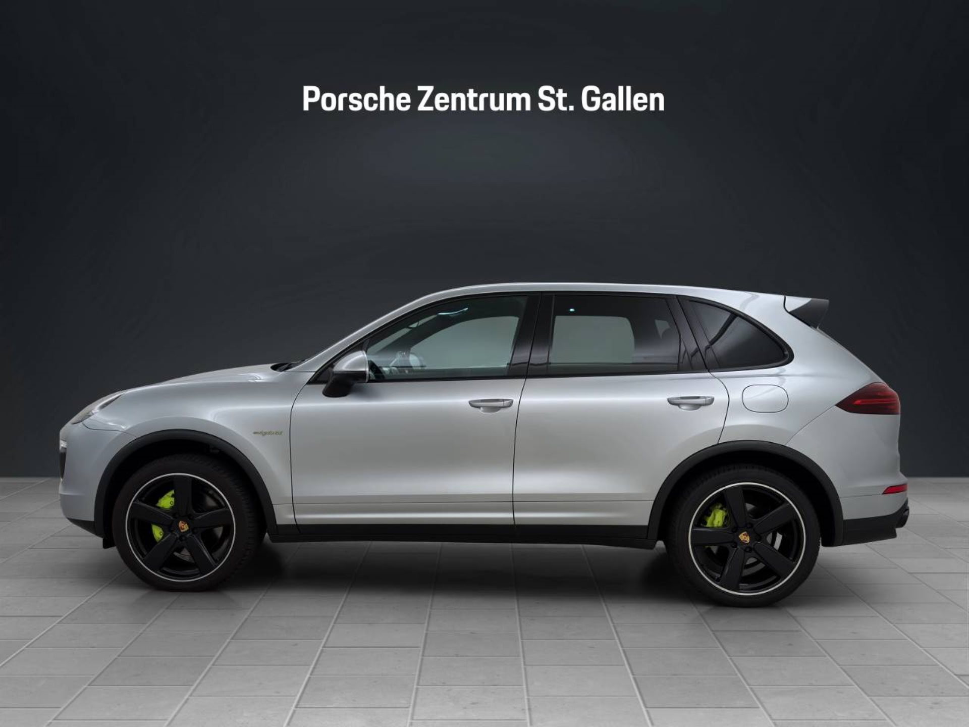 PORSCHE Cayenne S E-Hybrid-showroom-element-1