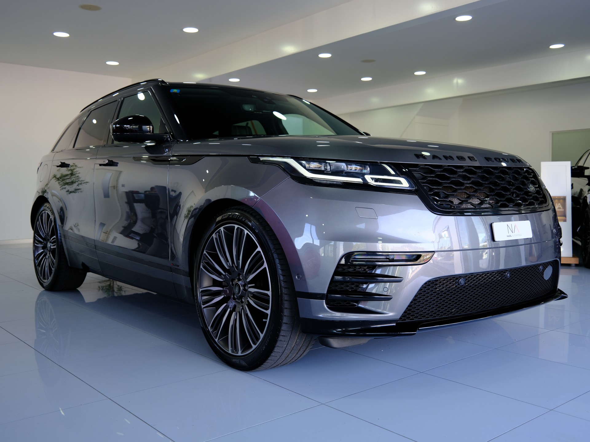 LAND ROVER Range Rover Velar R-Dynamic D 300 *Panoramadach* *360° Kamera*-showroom-element-1