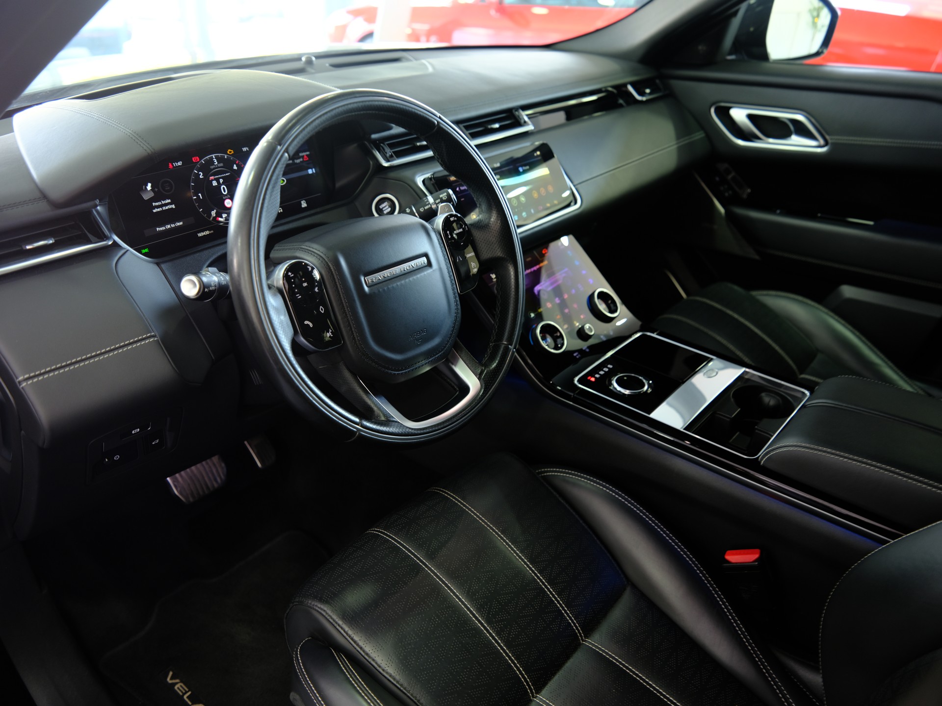 LAND ROVER Range Rover Velar R-Dynamic D 300 *Panoramadach* *360° Kamera*-image-13