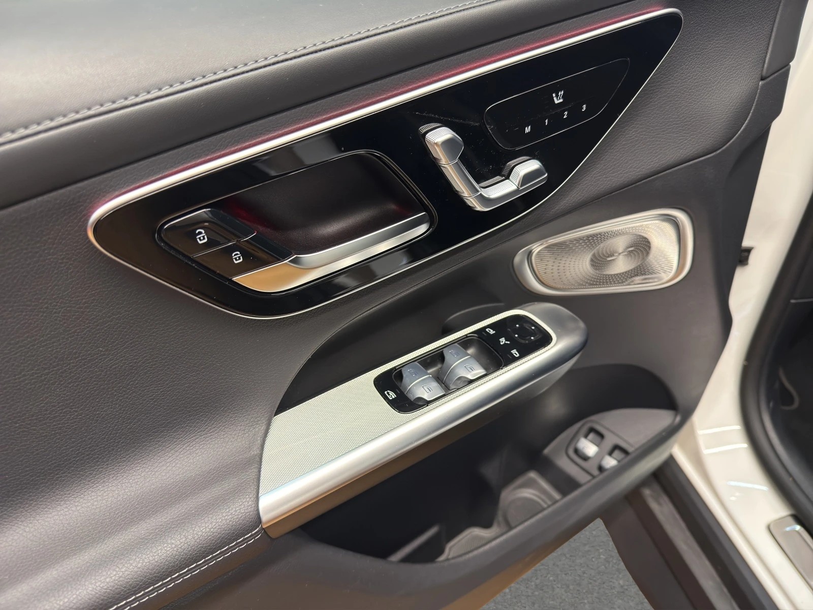 MERCEDES-BENZ GLC 400 e 4M - AMG / DISTRONC / 360 Grad Kamera / Soundsystem / Sitzmemory-image-12