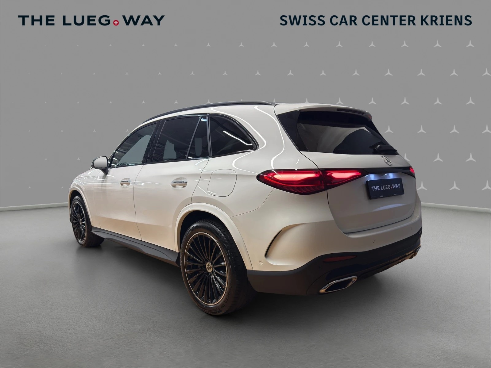 MERCEDES-BENZ GLC 400 e 4M - AMG / DISTRONC / 360 Grad Kamera / Soundsystem / Sitzmemory-showroom-element-2