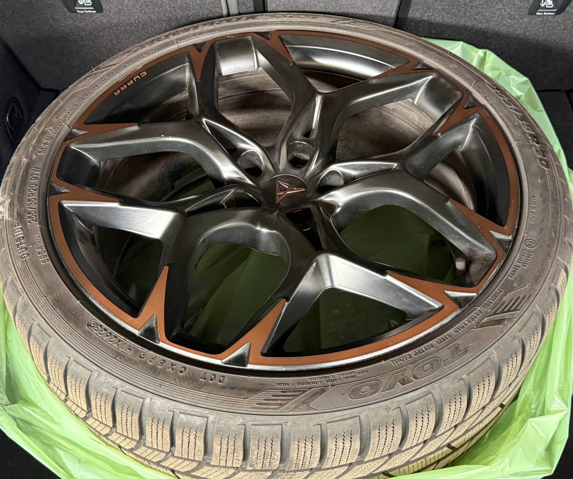 CUPRA Formentor 2.5TSI VZ5 4Drive DSG / 5-Zylinder / CH-Fahrzeug / Matt-Lackierung / Schalensitze / H&R-Federn / 20Zoll JP-Racing-image-37