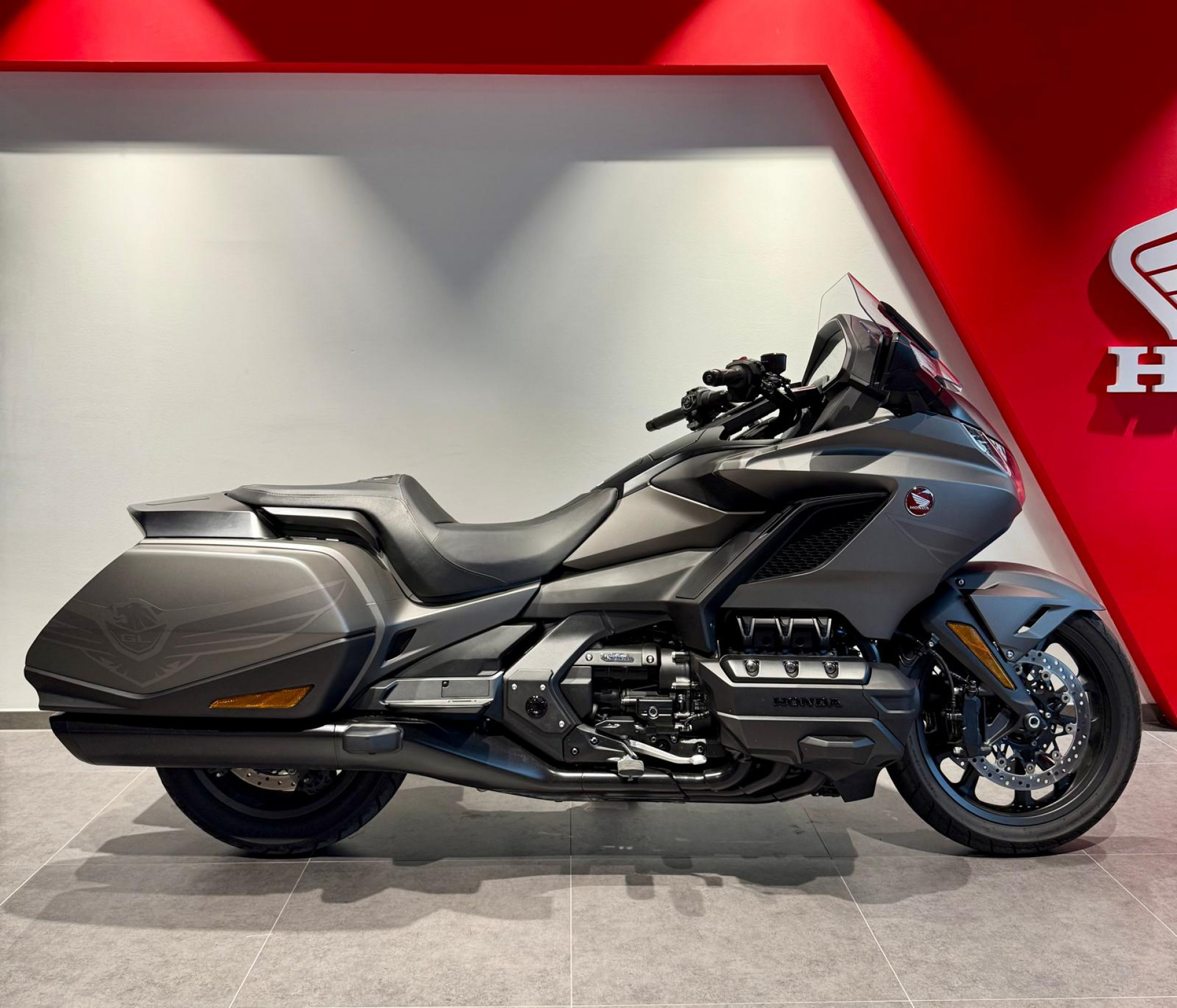 HONDA GL 1800 Gold Wing DCT-showroom-element-1