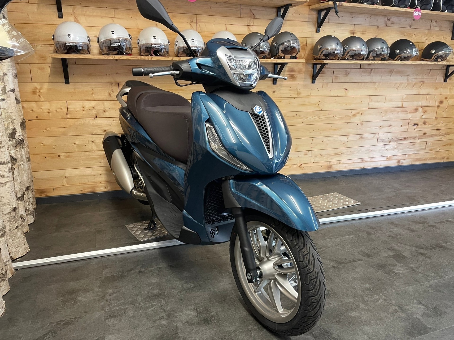 PIAGGIO Beverly 300-image-3