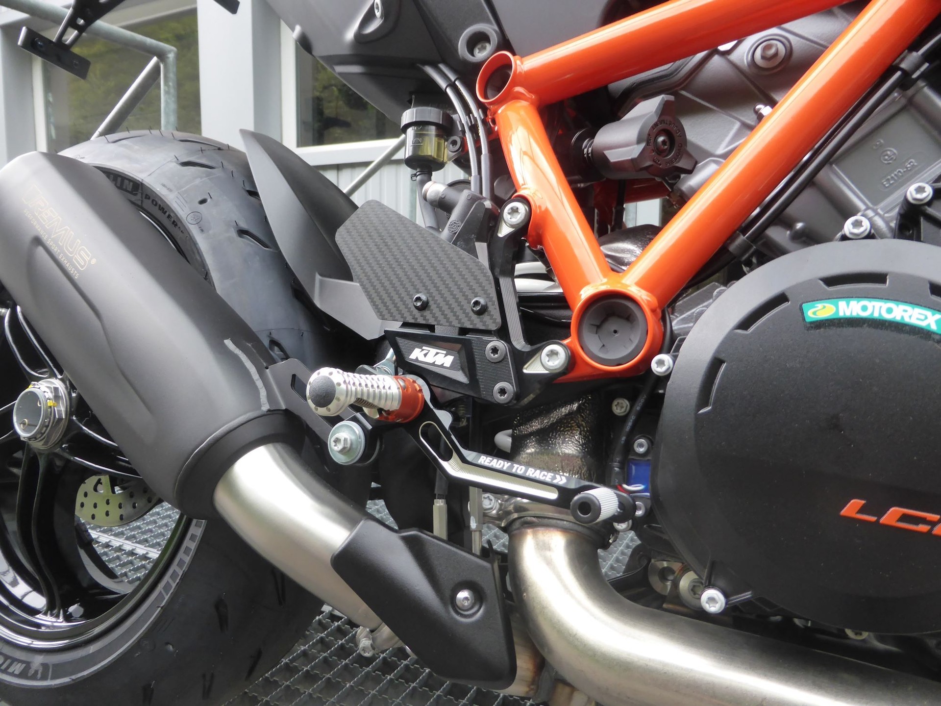 KTM 1390 Super Duke R-image-7