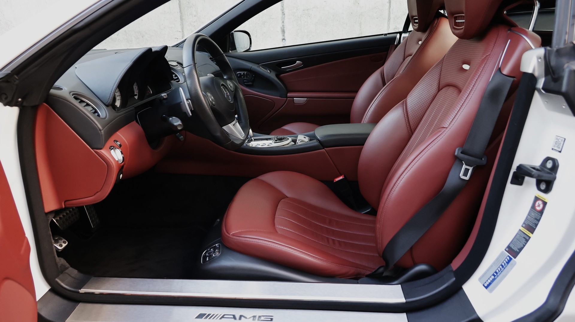 MERCEDES-BENZ SL 63 AMG Speedshift MCT-image-11