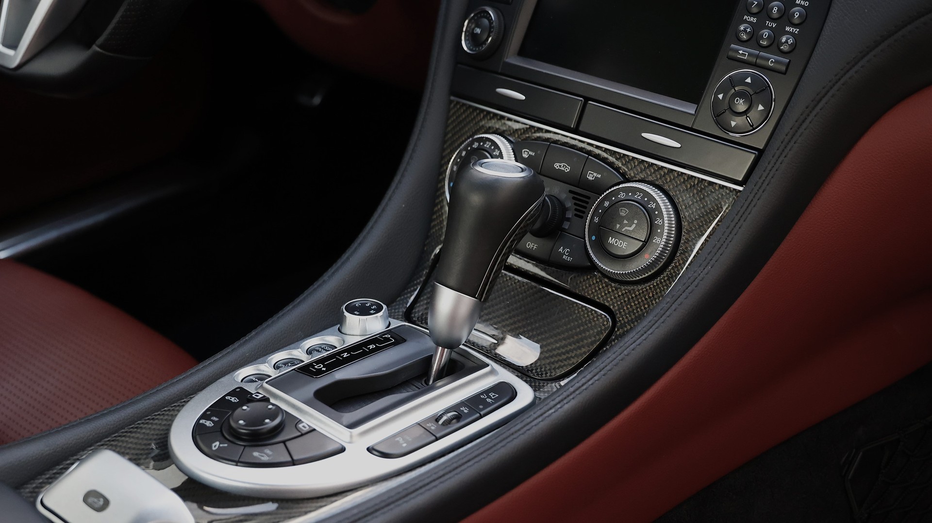 MERCEDES-BENZ SL 63 AMG Speedshift MCT-image-17