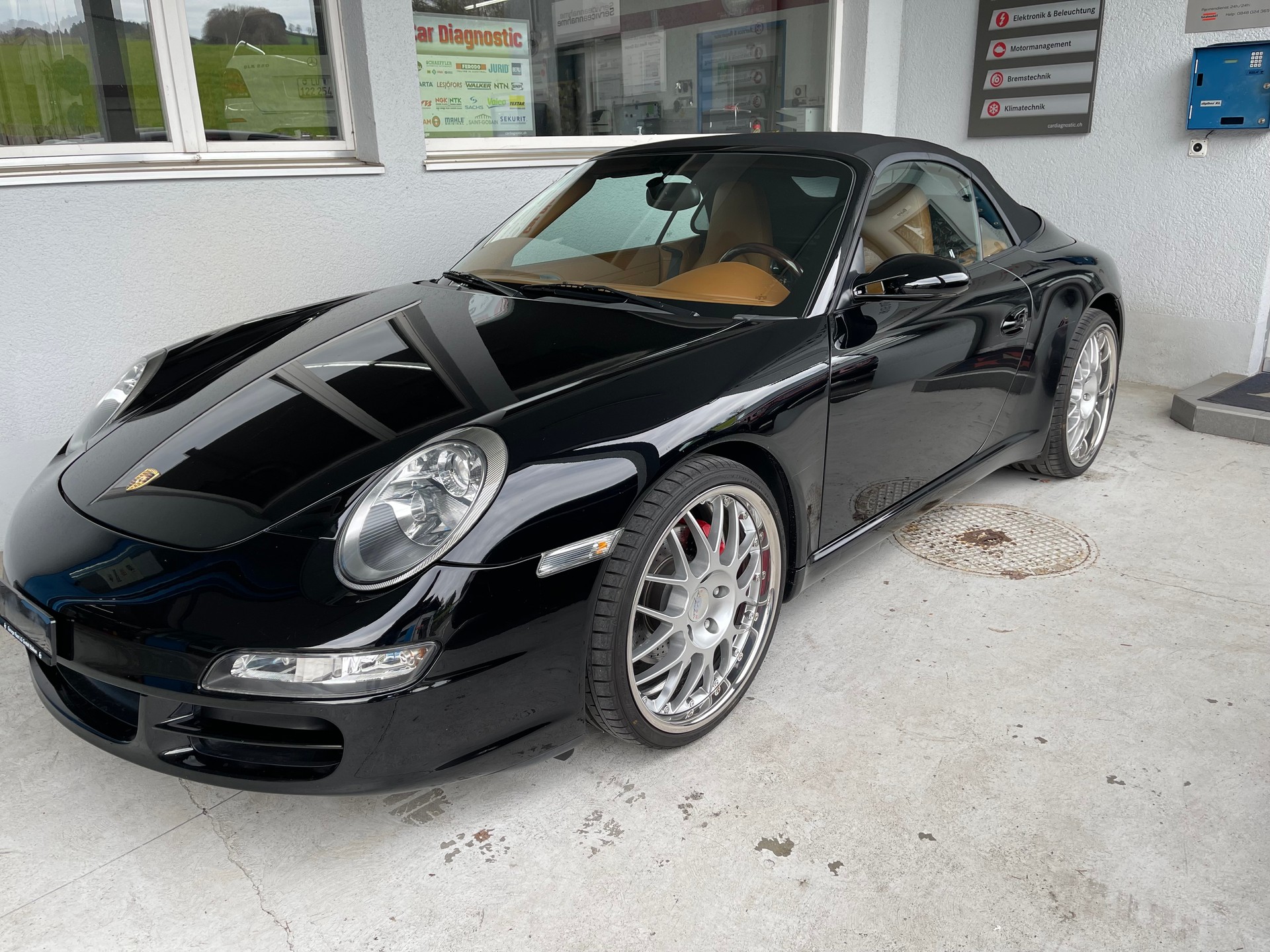 PORSCHE 911 Cabrio Carrera-showroom-element-3