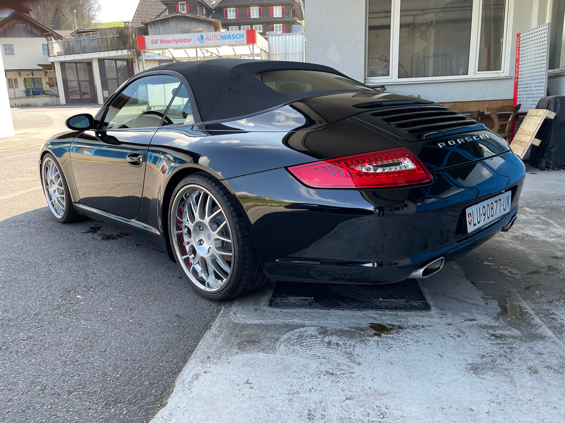 PORSCHE 911 Cabrio Carrera-image-5