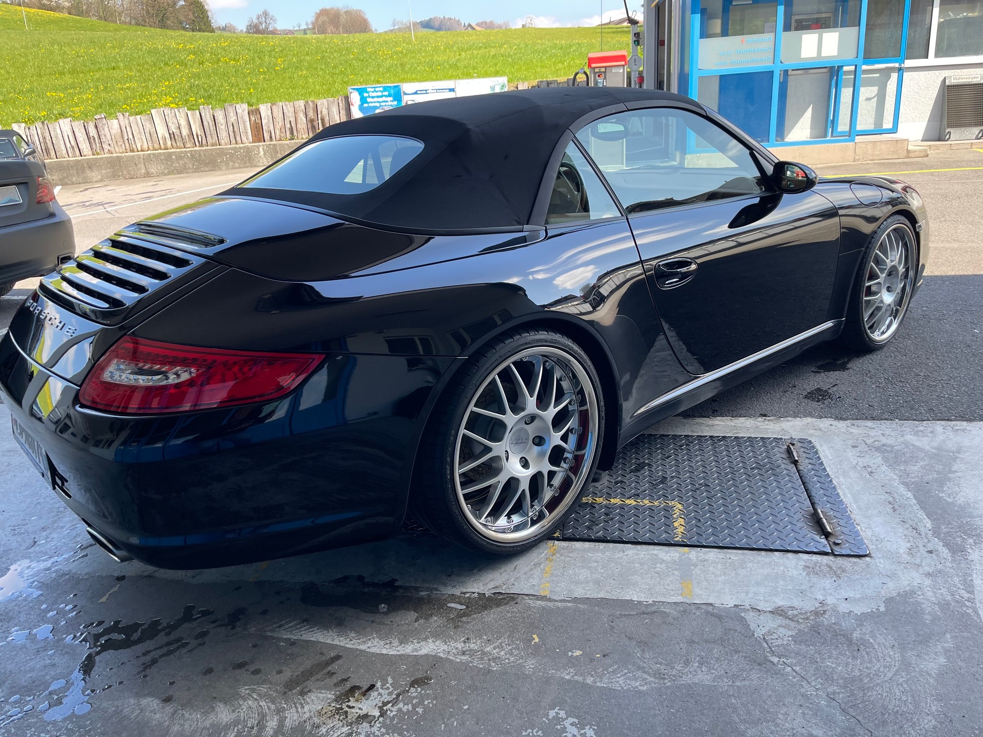 PORSCHE 911 Cabrio Carrera-image-6