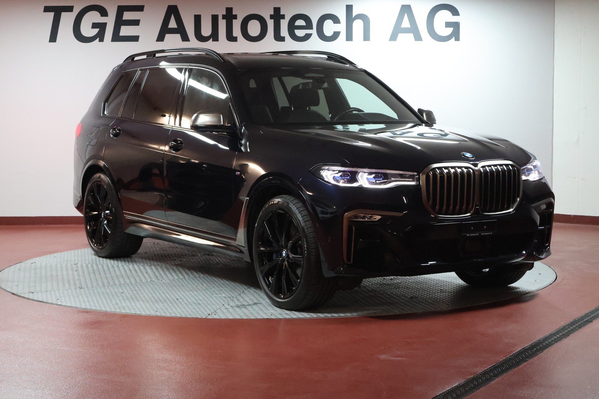 BMW X7 xDrive M50i Steptronic-showroom-element-2