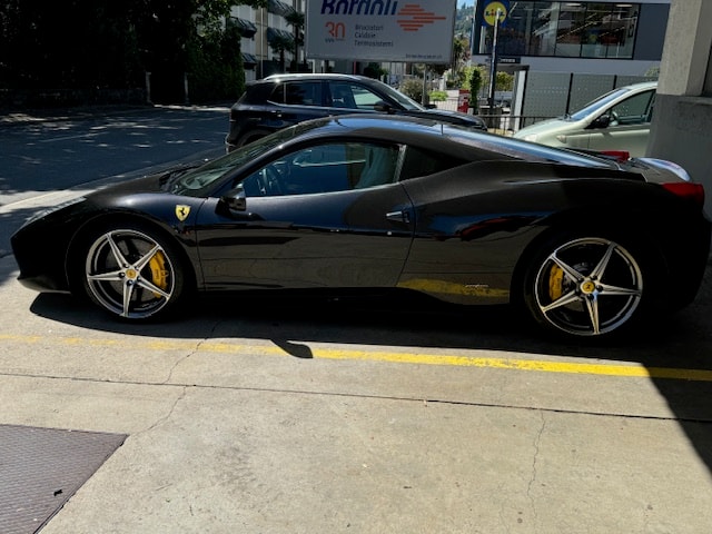 FERRARI 458 Italia 4.5 V8-image-1